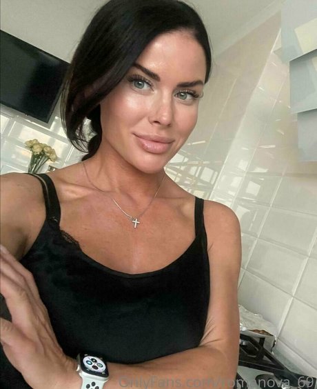 Foto di nudo di fuga di OnlyFans di Romanova69