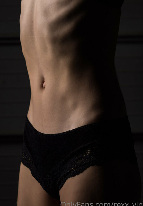 Naken lekkede OnlyFans-bilde av Goddesstiereny