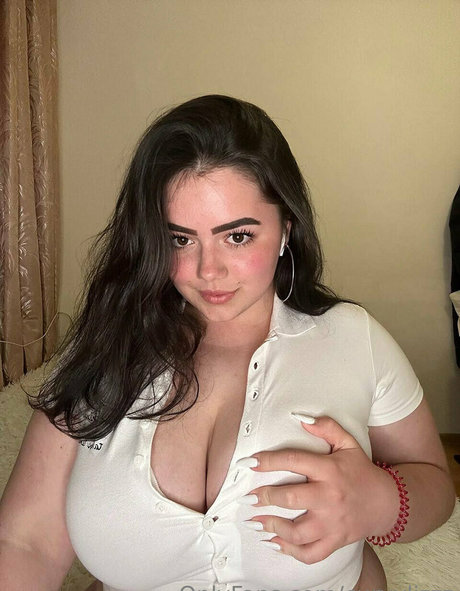 Nahá fotka uniklých OnlyFans od Curvylizzz