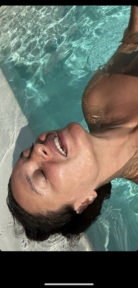 Gizzi Erskine
