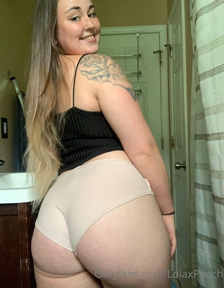 Lolaxpeach