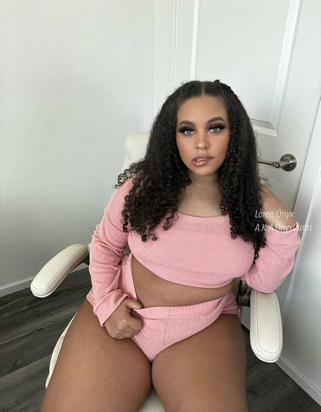 Nahá fotka uniklých OnlyFans od Livinwithloren