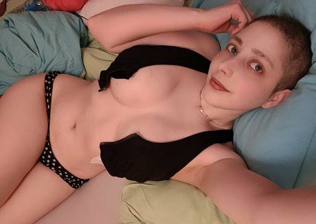Mikomi Hokina