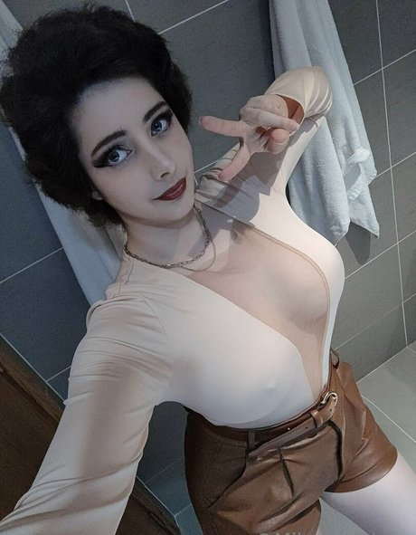 Mikomi Hokina