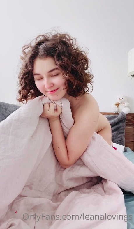 Nahá fotka uniklých OnlyFans od Leana Lovings