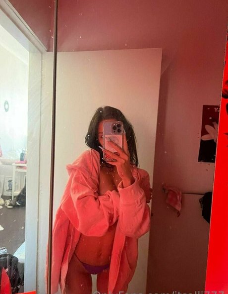 Nahá fotka uniklých OnlyFans od Alliyah