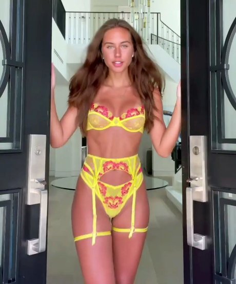 Naken lekkede OnlyFans-bilde av Brit Manuela