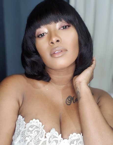 Nahá fotka uniklých OnlyFans od Ilovecaramel