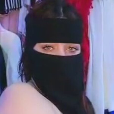 Nahá fotka uniklých OnlyFans od Arab Camgirl