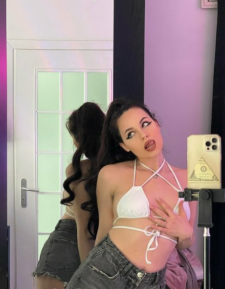 Nacktes geleaktes OnlyFans-Foto von Sophiesweetbaby