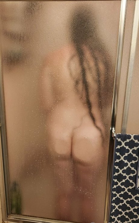 Naken lekkede OnlyFans-bilde av Feyoctaviafree