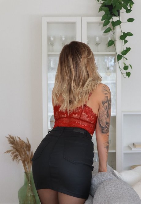 Naken lekkede OnlyFans-bilde av Saraheveliina