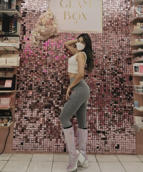 Nahá fotka uniklých OnlyFans od Yuggietv