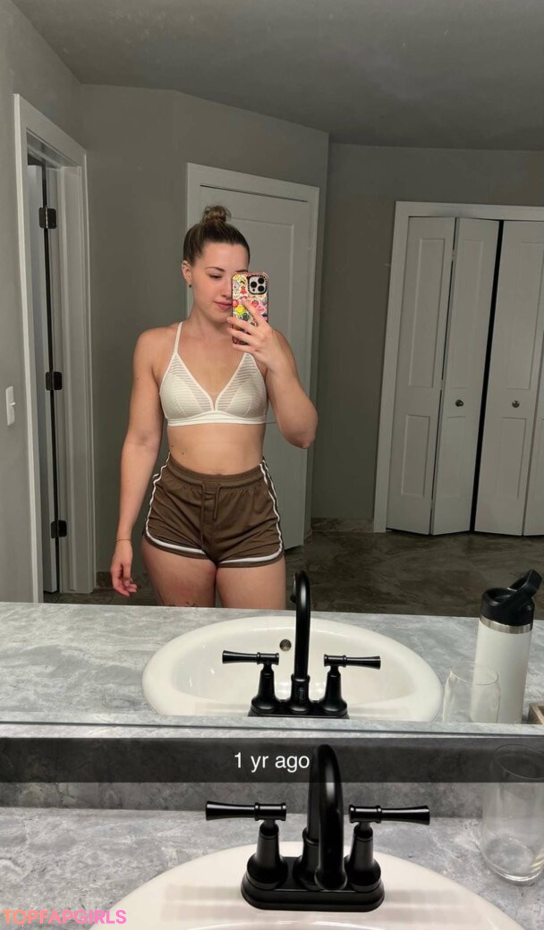 Nahá fotka uniklých OnlyFans od Pineapplebrat #1152