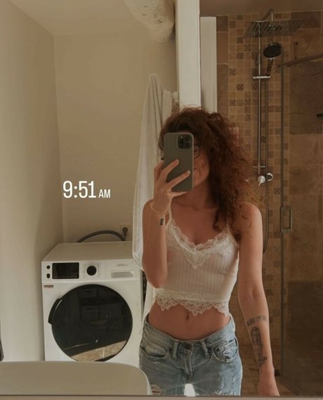 Naken lekkede OnlyFans-bilde av Lindsay Demeola