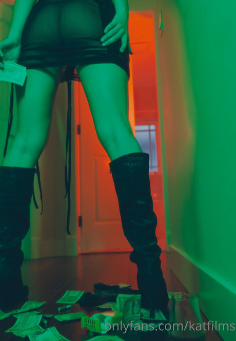 Обнаженная фотография утечки OnlyFans от Kat Cabaret