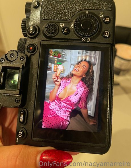 Naken läckt OnlyFans-bild av Nacya Marreiro