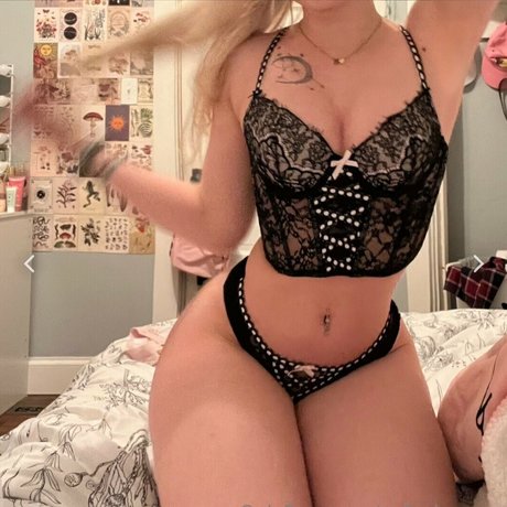 Naken lekkede OnlyFans-bilde av Sn0wbunnyy