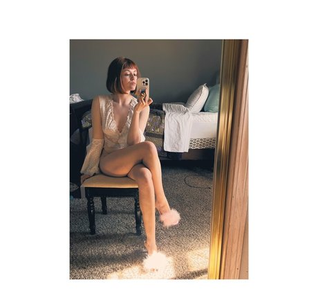 Girloncinema