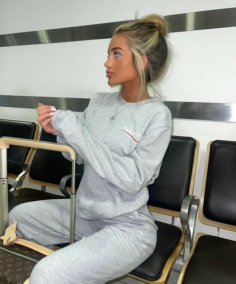 Alasti lekkinud OnlyFans-i pilt Mia Woodhall