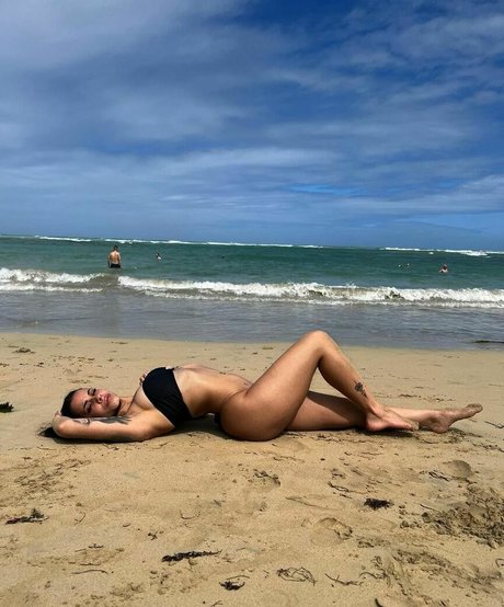 Naken lekkede OnlyFans-bilde av Yai Tejera