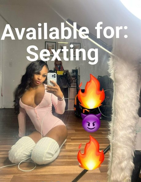 Nahá fotka uniklých OnlyFans od Milanvalentine