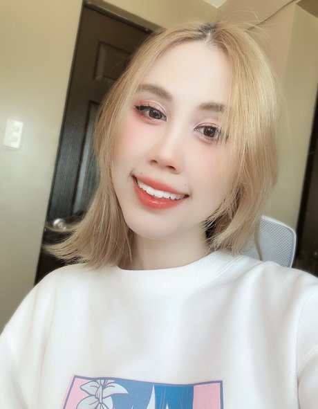 Kura Oneesan OnlyFans 유출 누드 사진