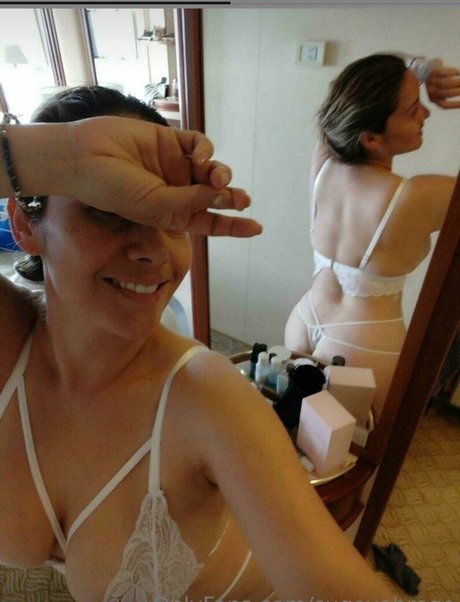 Naken lekkede OnlyFans-bilde av Sugey Abrego