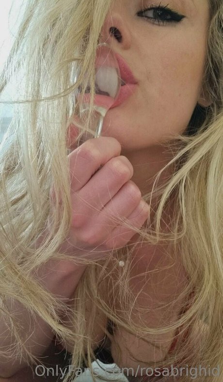 Nahá fotka uniklých OnlyFans od Rosabrighid