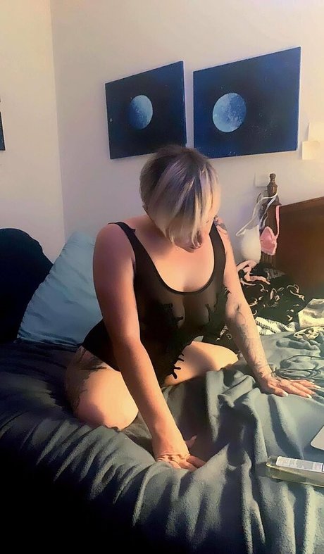 Nahá fotka uniklých OnlyFans od Theamputeebitch