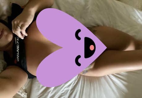 Courtneytillia