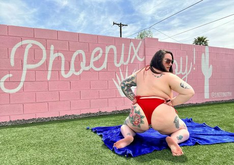 Naughtynyxiefree OnlyFans