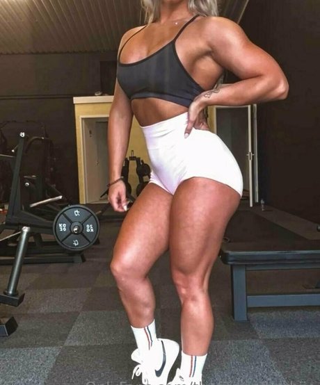 Alaston vuotanut OnlyFans-kuva Thefitnessbarbiie