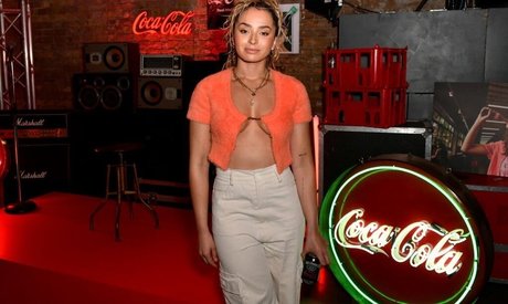 Naken läckt OnlyFans-bild av Ella Eyre