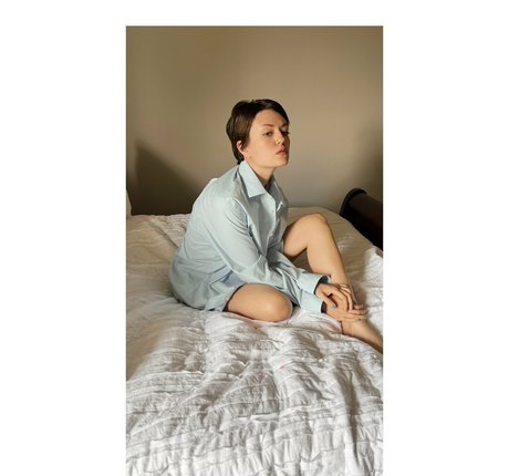 Girl On Cinema