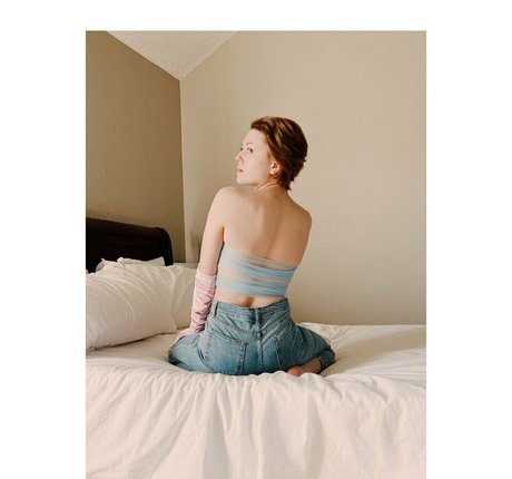 Girl On Cinema