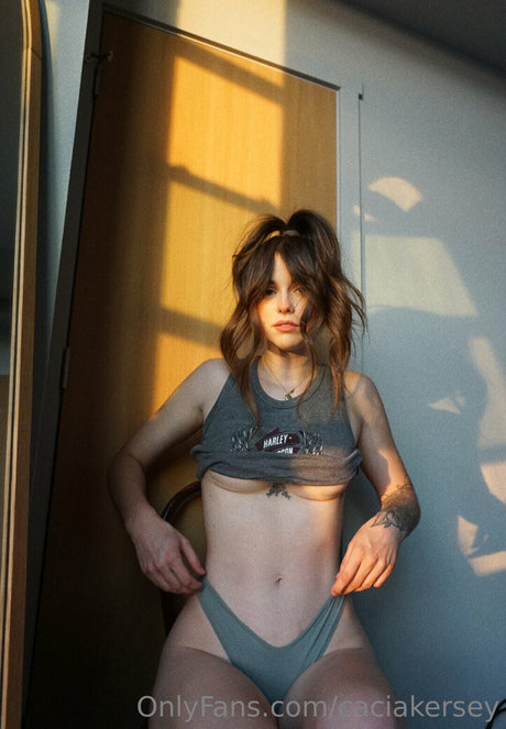 Nagie wyciekłe zdjęcie OnlyFans od Acacia Kersey