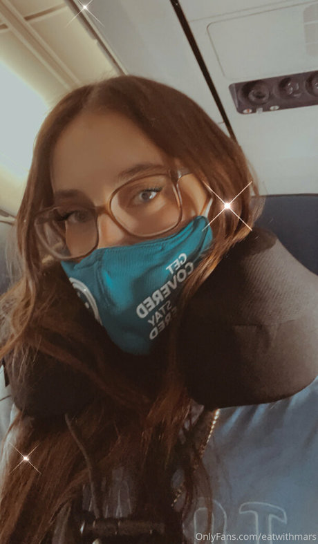 Nahá fotka uniklých OnlyFans od Eatwithmars