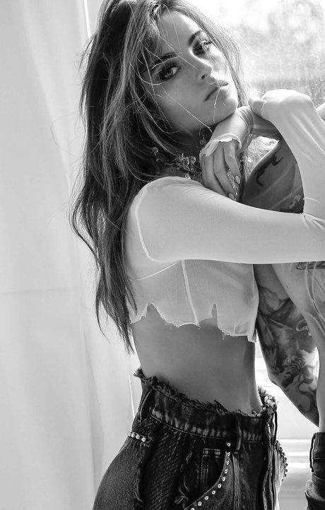 Naken lekkede OnlyFans-bilde av Renee Murden