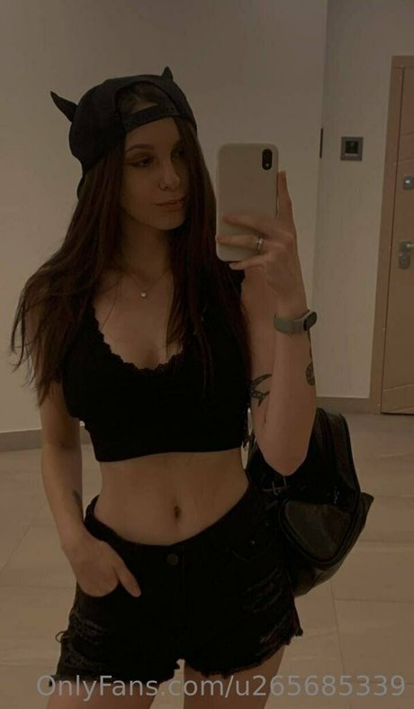 Alaston vuotanut OnlyFans-kuva Pinacoladaofficial