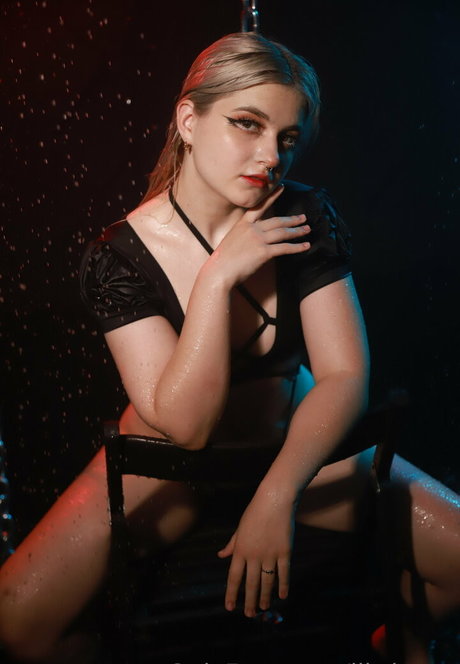 Обнаженная фотография утечки OnlyFans от Llittleeva