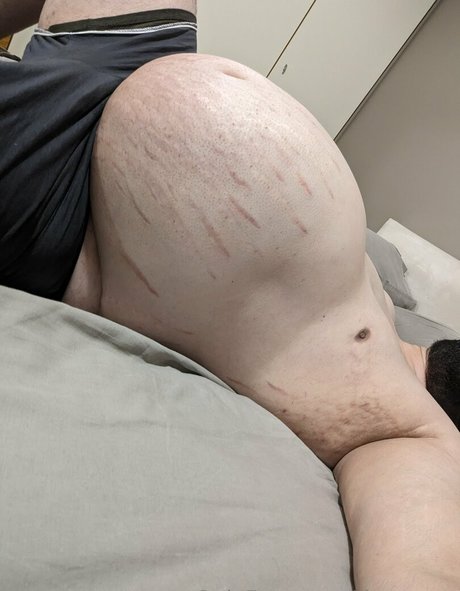 Naakte gelekte OnlyFans-foto van Drewcent