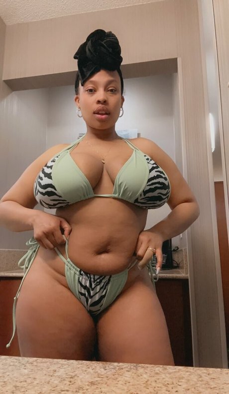 Nahá fotka uniklých OnlyFans od Goldenjans