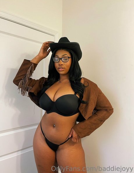 Nahá fotka uniklých OnlyFans od Joyythestallion