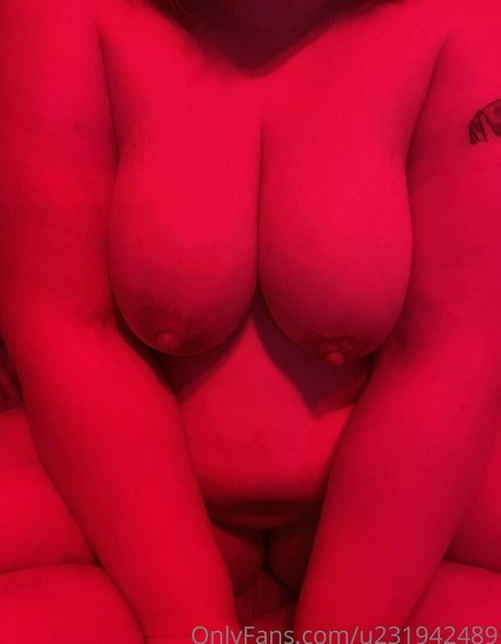 Photo nue de fuite OnlyFans de Poisonbathfairy