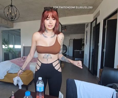 Alasti lekkinud OnlyFans-i pilt Sarhmarie