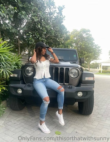 Naken lekkede OnlyFans-bilde av Thisorthatwithsunny