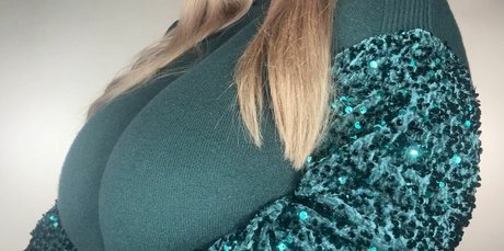 Bustyqueen32m