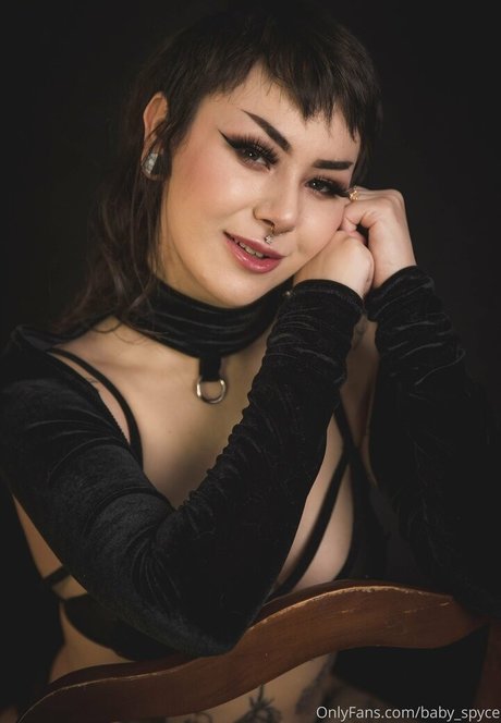 Nahá fotka uniklých OnlyFans od Synthiavalentine