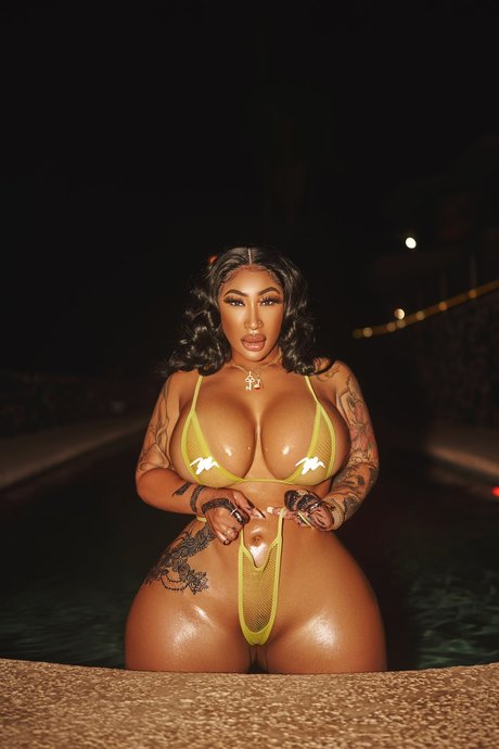 Photo nue de fuite OnlyFans de Tokyo Drift